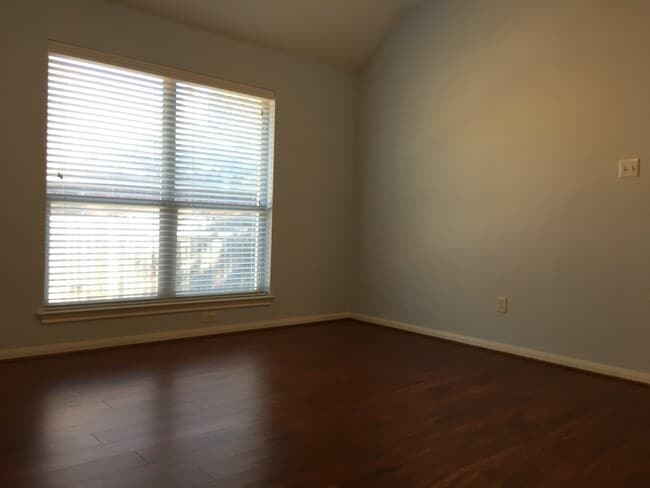 Building Photo - Beautiful 3/2 in Scofield Farms