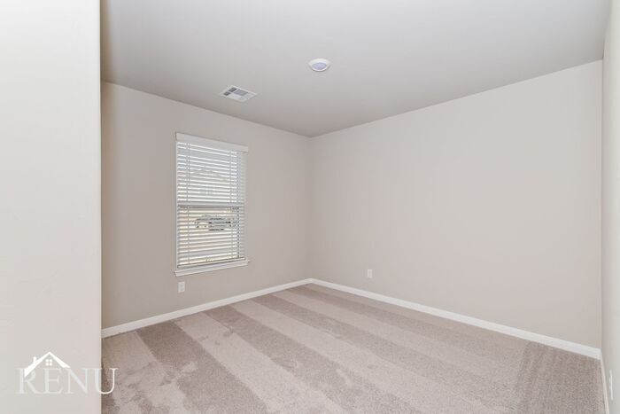 Building Photo - 1705 Maroon Dr