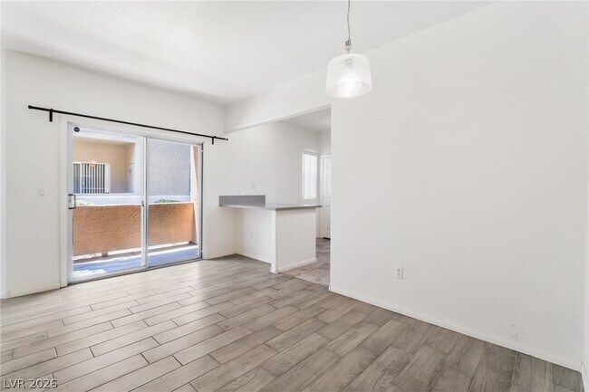 Building Photo - 6164 Pine Villa Ave