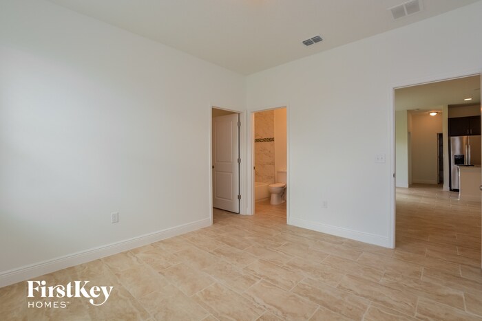Building Photo - 492 Britten Dr