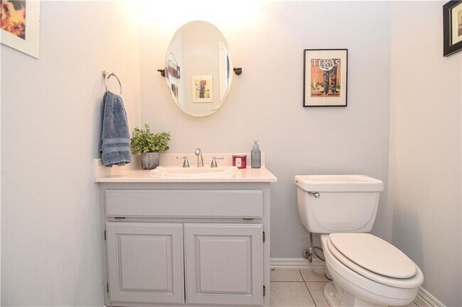 Building Photo - 2716 W Centennial Dr