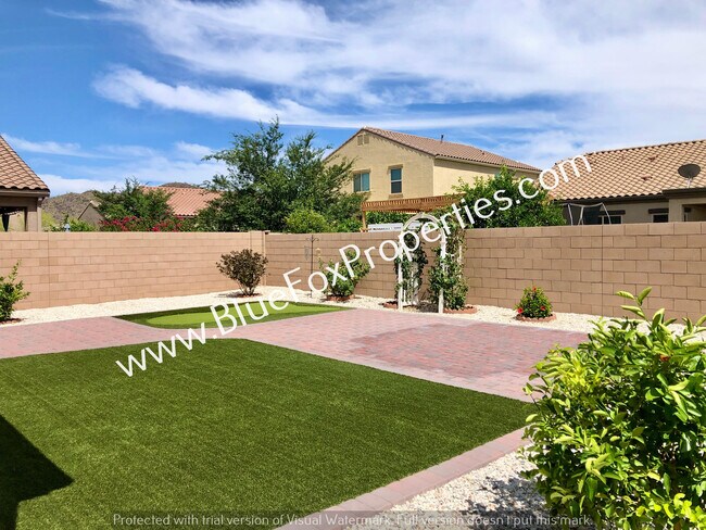 Building Photo - 9009 W Rolling Springs Dr