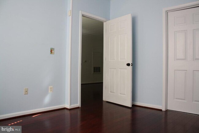 Building Photo - 4561 Strutfield Ln