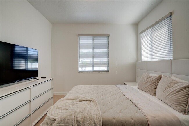 Building Photo - 1451 Pioneer Way