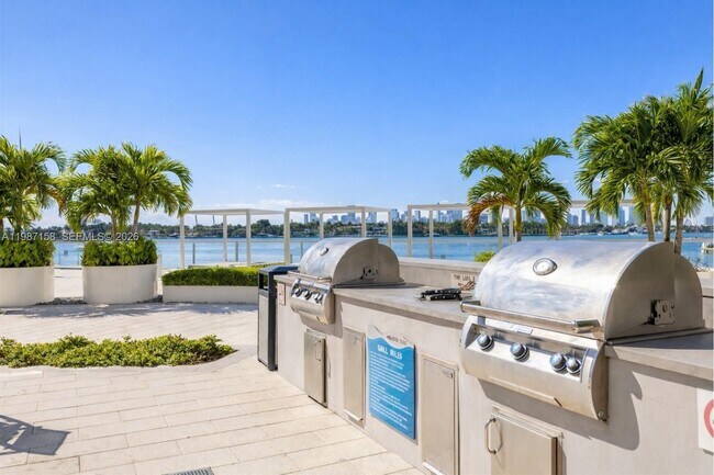 Building Photo - 1000 West Ave