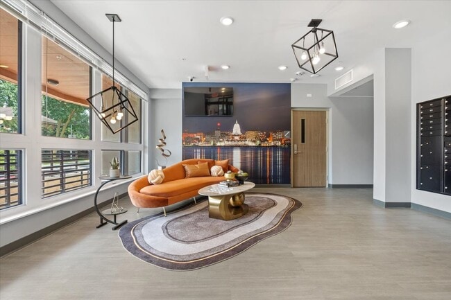 Building Photo - 402 W Wilson Street