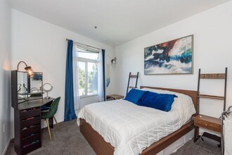 Building Photo - 1642 Seventh Ave