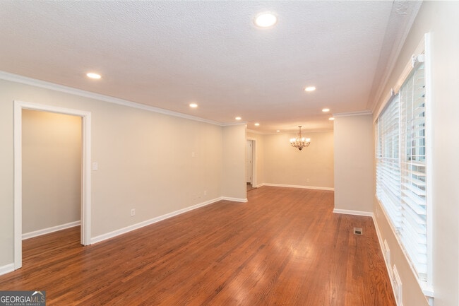 Building Photo - 4090 Land O Lakes Dr NE