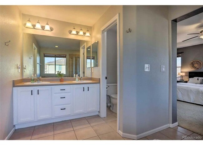 Building Photo - 10156 Ventura St