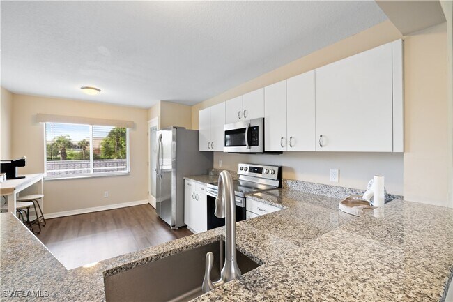 Building Photo - 121 Gabriel Cir