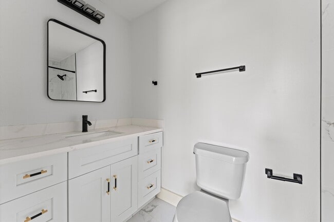 Building Photo - 2105 Sheridan St