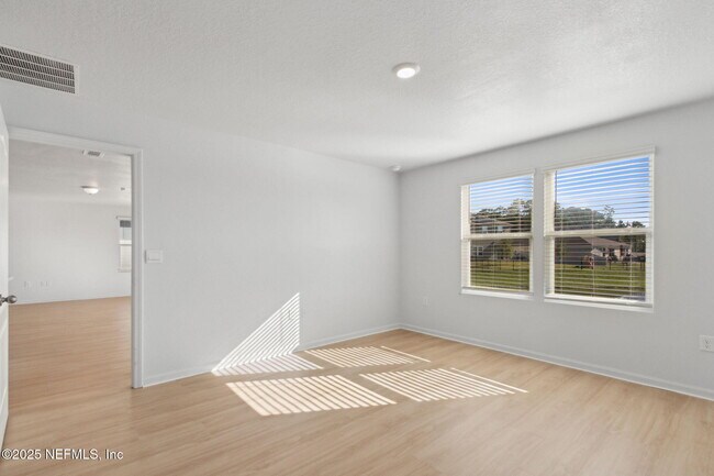 Building Photo - 65445 River Glen Pkwy
