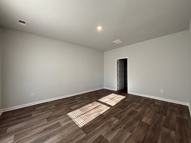 Building Photo - 342 Tiliwa St