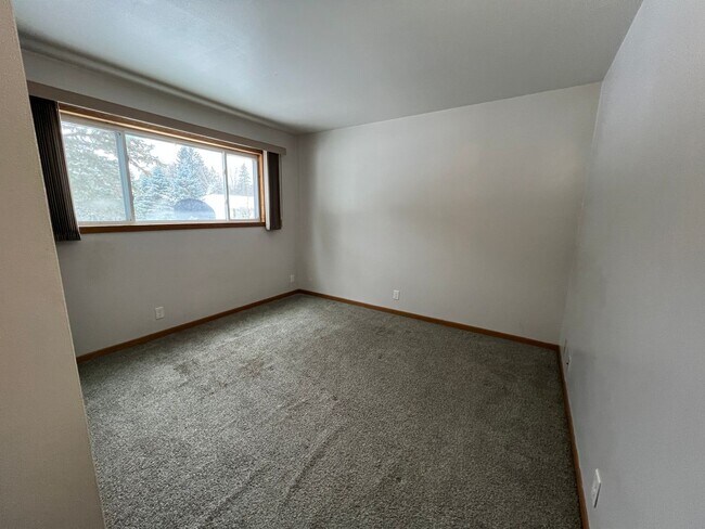 Building Photo - 2310 Radtke Ave