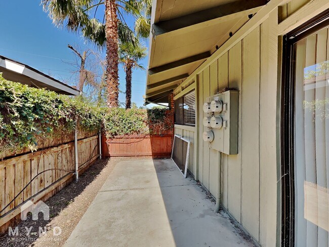 Building Photo - 2336 Villanova Cir