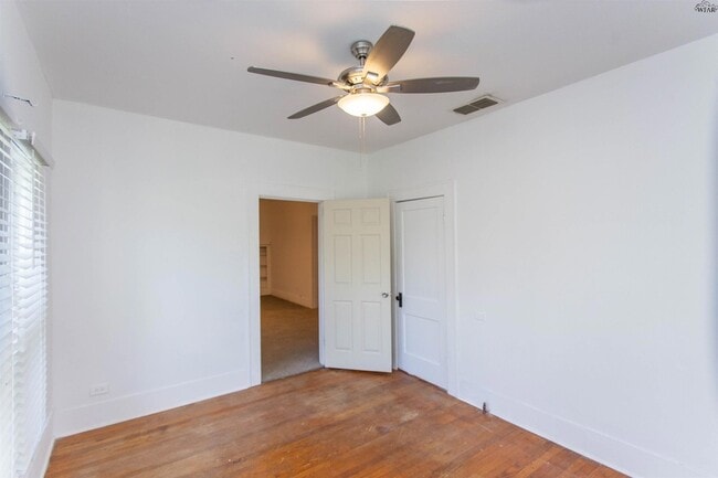 Building Photo - 1710 Pearl Ave