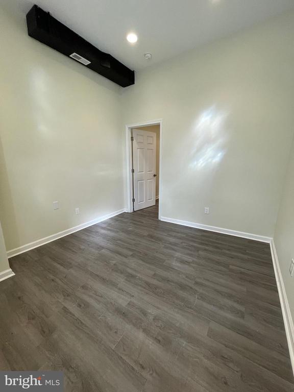 Building Photo - 2003 S 7th St