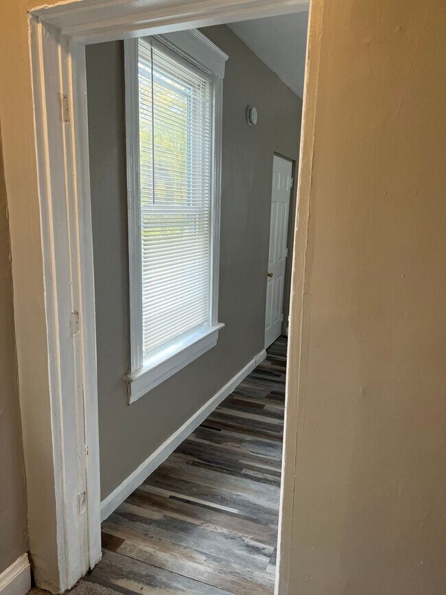 Building Photo - 3643 West Eighth Street