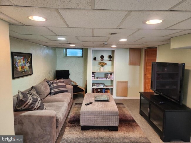 Building Photo - 5819 Bustleton Ave