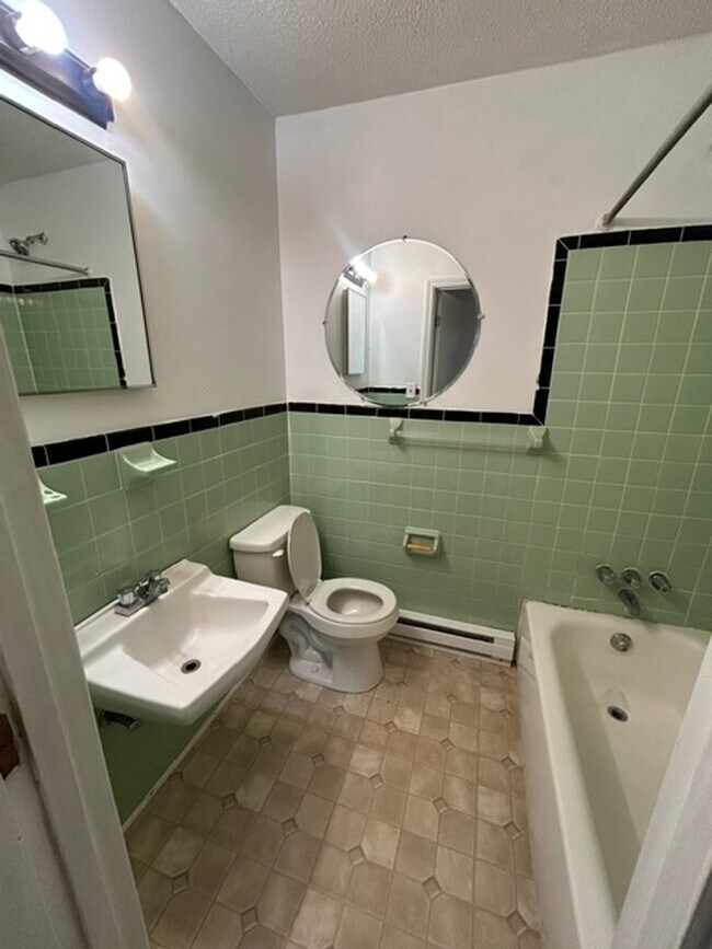 Building Photo - Briskwood Apartments