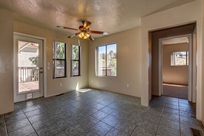 Building Photo - Pet Friendly 4 bedroom, 3 bath home for rent!