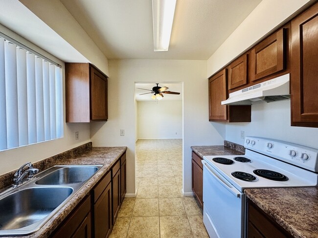 Building Photo - $500 Off New Years Special! Spacious 2 bed...