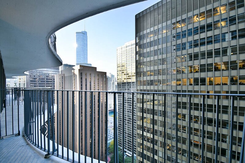 Building Photo - 196 E Wacker Dr