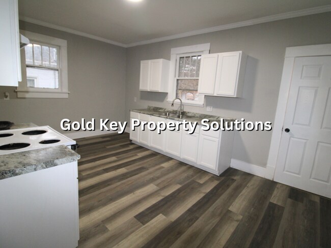 Building Photo - Updated 3 BR 1 BA House with Covered Porch and Central Air (SECTION 8 APPROVED)