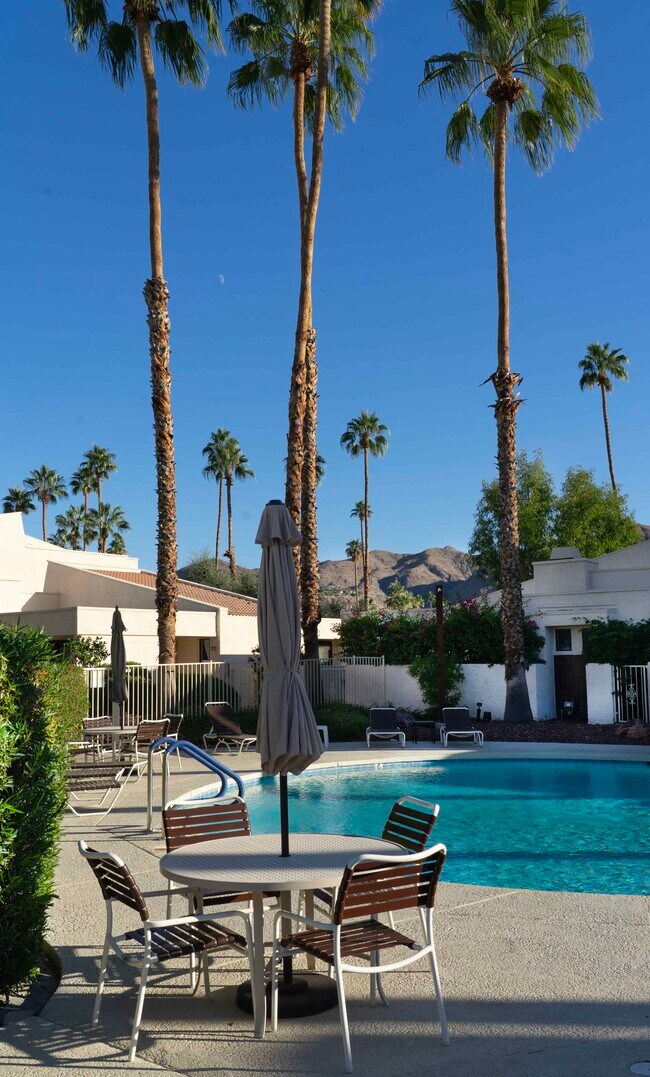 Building Photo - 2017 Normandy Ct