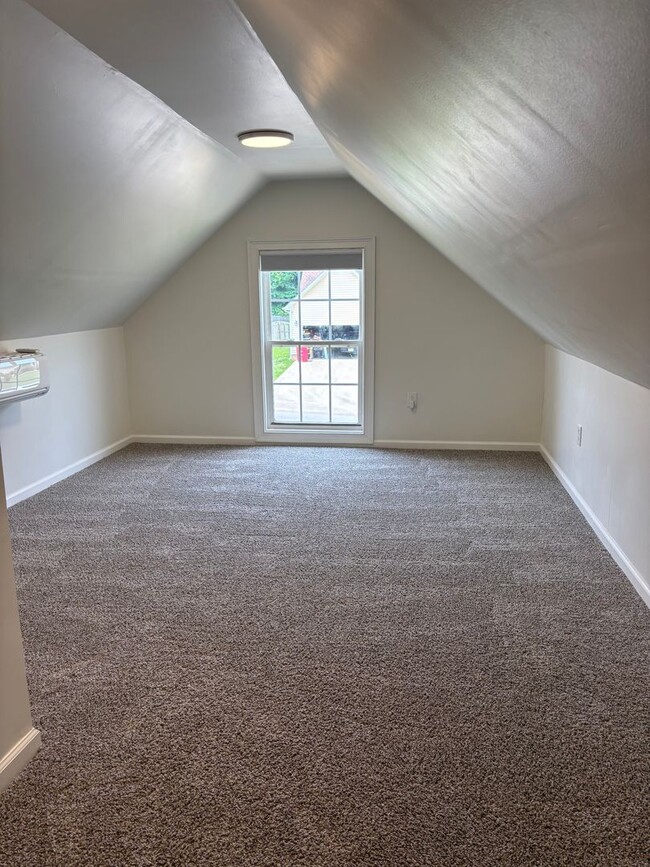 Building Photo - Spacious 4 Bed, 2.5 Bath Home for Rent!