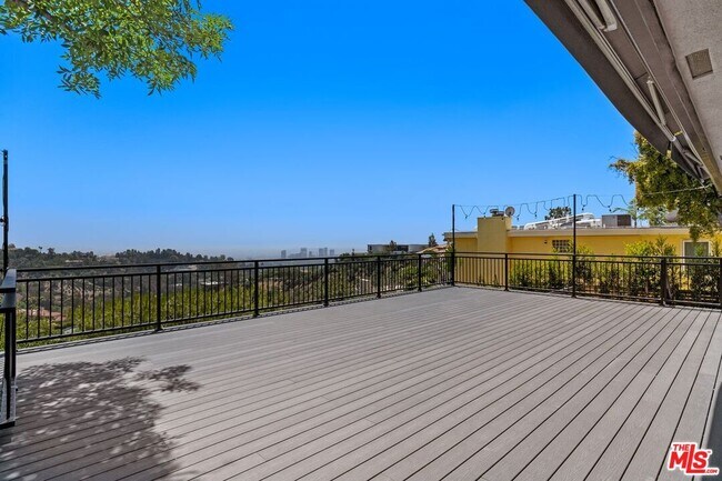 Building Photo - 1256 Stradella Rd