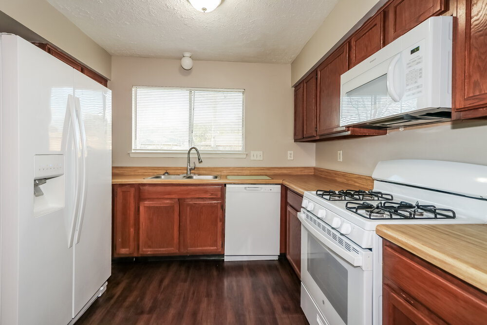 Building Photo - 15826 Beechnut St