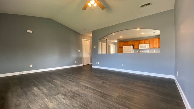 Building Photo - 2 Bedroom, 2 Bathroom Duplex, Close to Ft ...