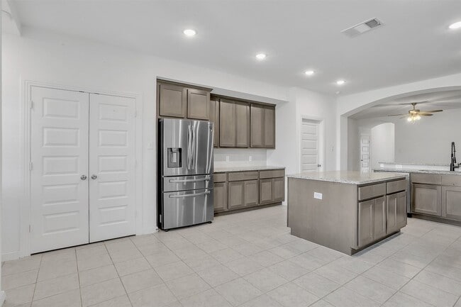 Building Photo - 3917 Spencer Ln