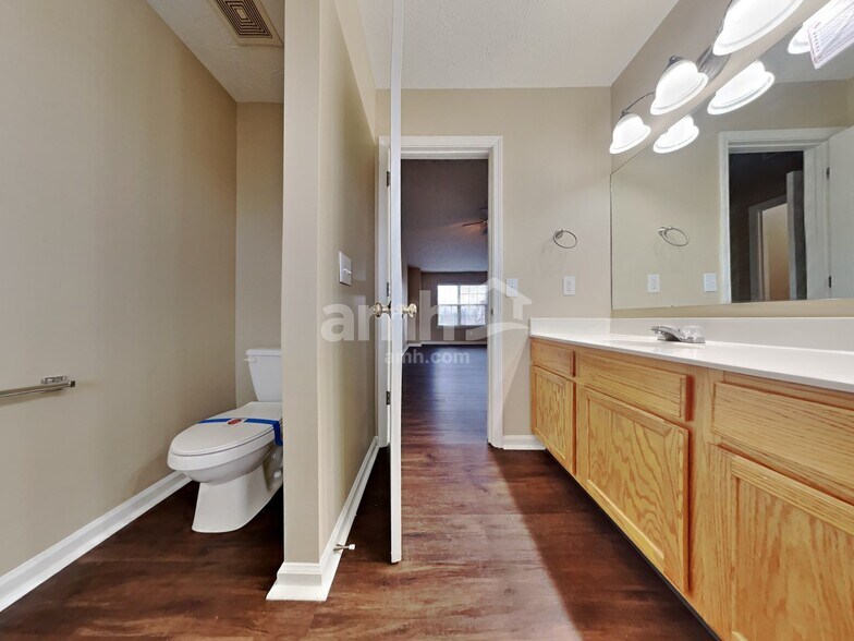 Building Photo - 5825 Columbia Cir