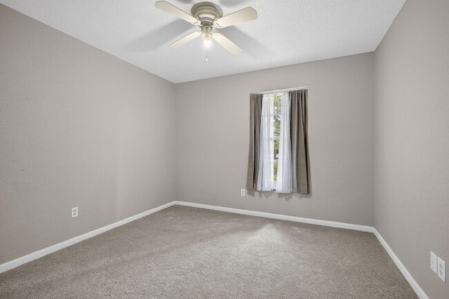 Building Photo - 16932 Okeechobee Blvd