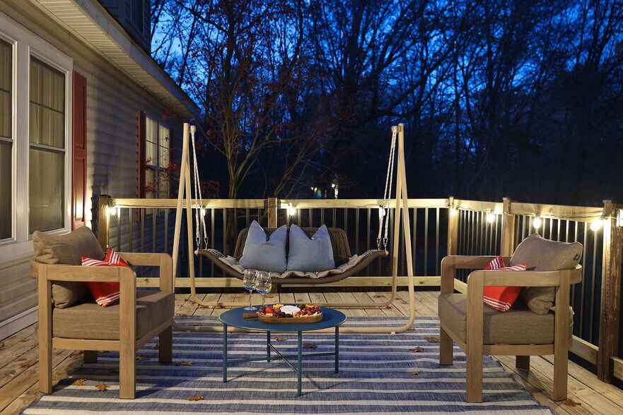 Building Photo - 331 June Ln