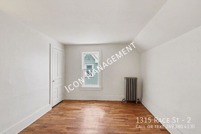 Building Photo - 1315 Race St