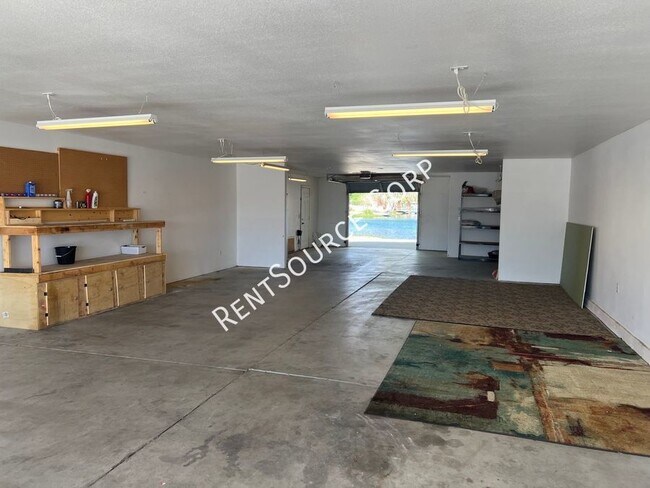Building Photo - 3 Bedroom Home For Rent in Yermo Calico La...