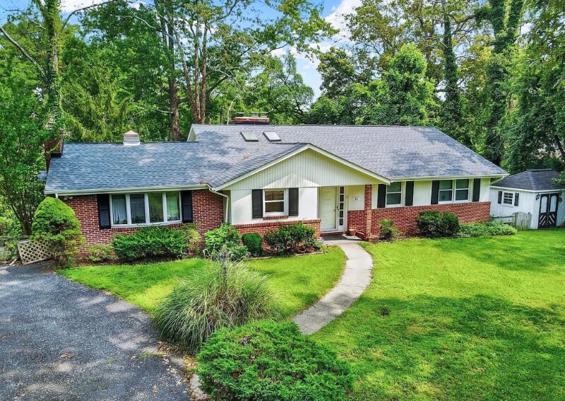 Building Photo - 15 Sloan Ln