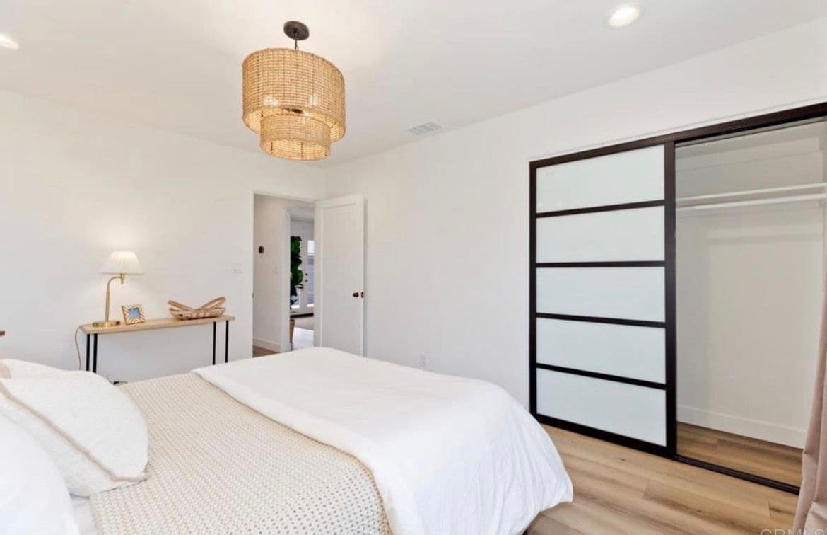 Building Photo - 4657 Lenore Dr