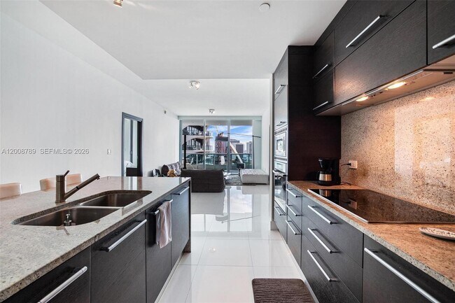 Building Photo - 900 Biscayne Blvd