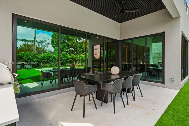 Building Photo - 245 NE 116th St