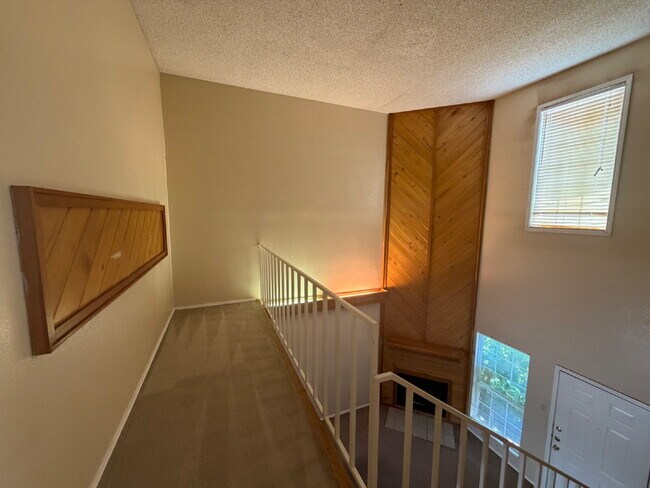 Building Photo - Beautiful Two Story Townhome in West Lubbock!