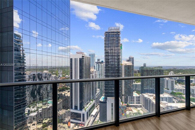 Building Photo - 801 S Miami Ave