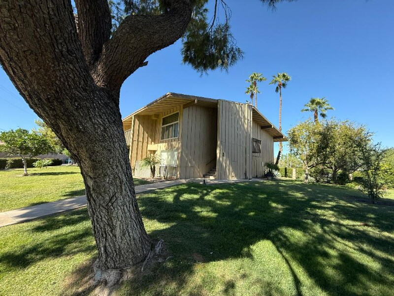 Building Photo - 77805 California Dr