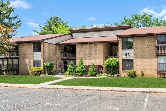 Primary Photo - 30 Meadow Green Cir