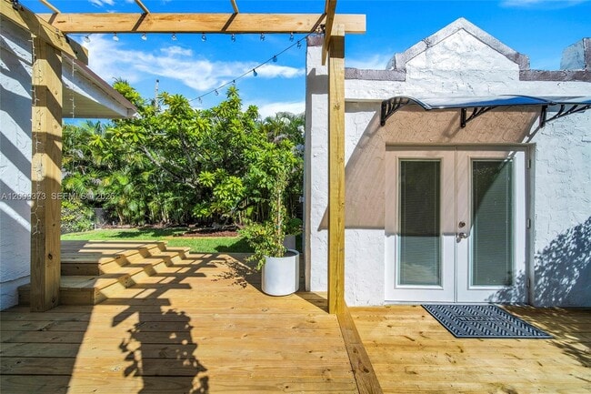 Building Photo - 1925 SW 23rd St