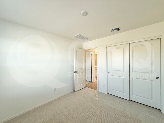 Building Photo - 1435 E Angie Dr