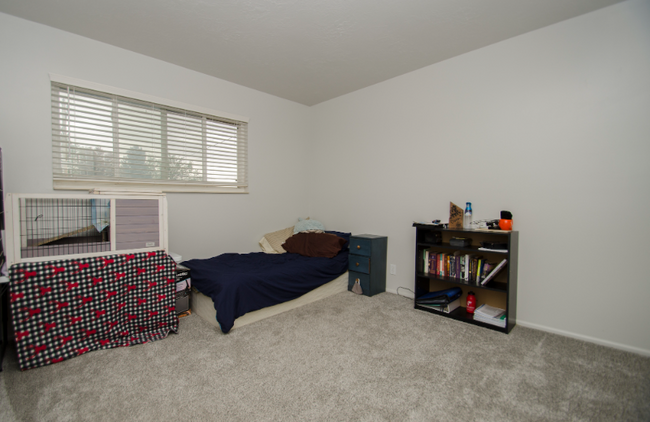 Building Photo - 624 E 1700 N